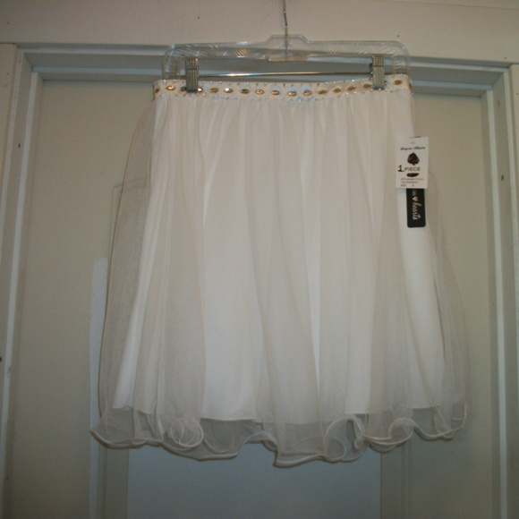 DANCE GIRL NEW BLING SEQUIN HEARTS FLUFFY WHITE DANCE SKIRT 9 - Picture 1 of 6